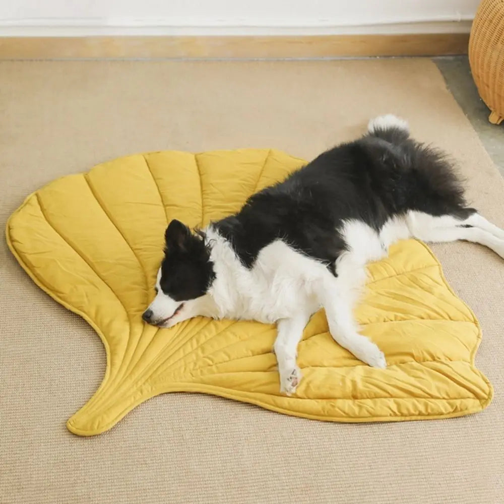 Leaf-Shaped Dog & Cat Cooling Mat – Breathable Summer Pad