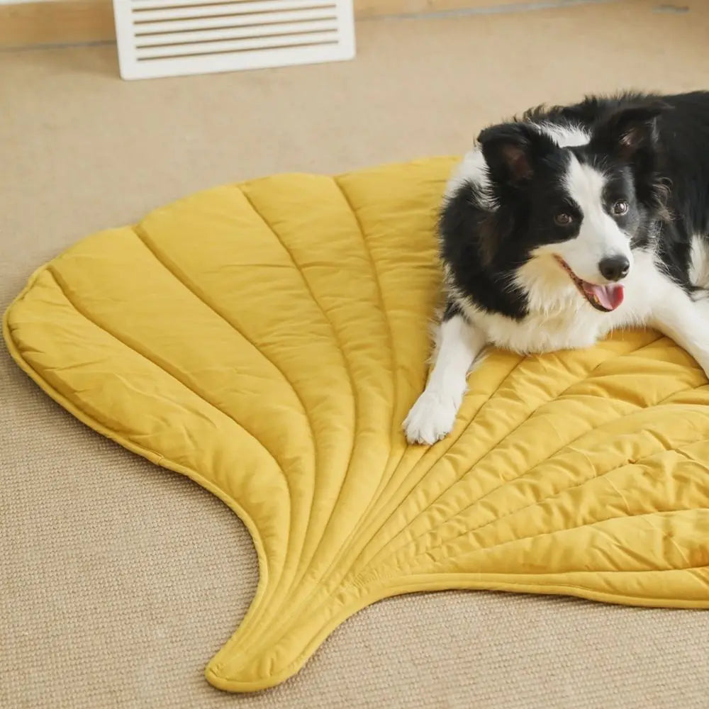 Leaf-Shaped Dog & Cat Cooling Mat – Breathable Summer Pad